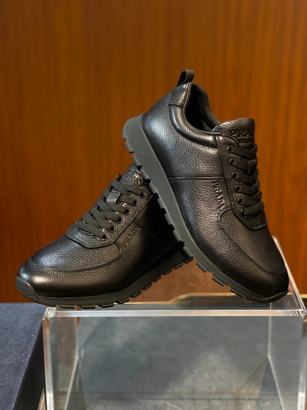 💰700 PRAD*Prax 01 Soft leather sneakers ♞size; 39~46 Form and function merge into one, sports inspiration and exquisite craftsmanship quietly meet: Prada men’s sneaker series features unique and clever designs, including Prada Downtown, Cloudbust Thunder 57 #Prada Collision Cross.